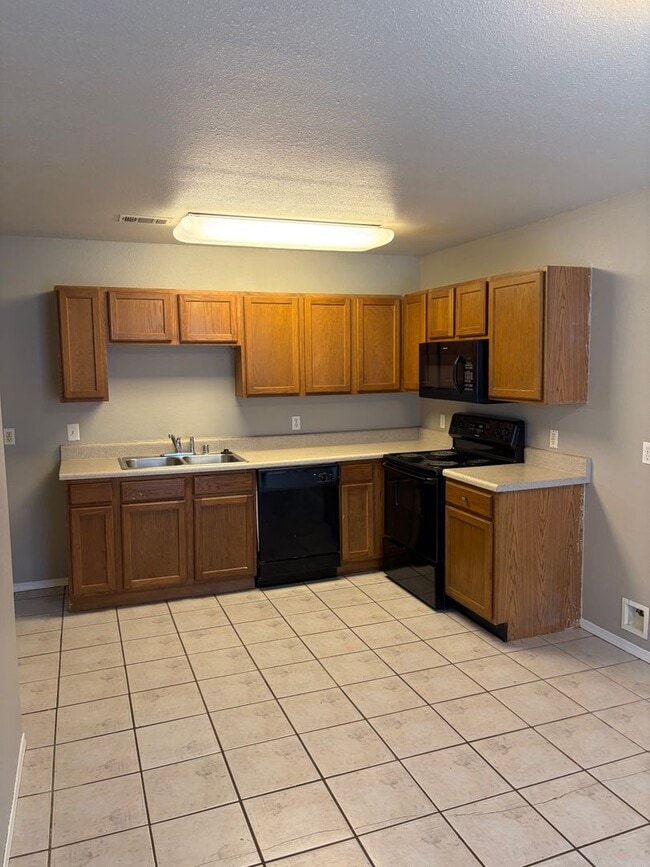Building Photo - 1125 Grinnel Cir