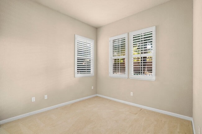 Building Photo - Super Convenient Walnut Creek 3 bed/2bath