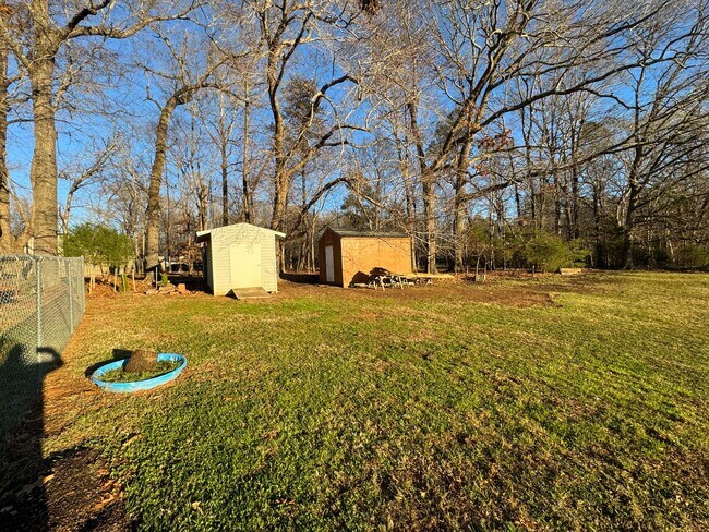 Building Photo - ~~ Home with 2 acres located in Mebane ~~