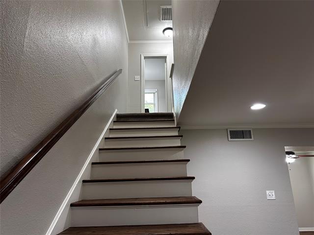 Building Photo - 6451 Oriole Dr