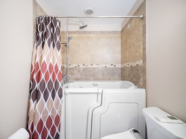 Building Photo - Fully Furnished 3 bedroom/3 bathroom North Spokane Home