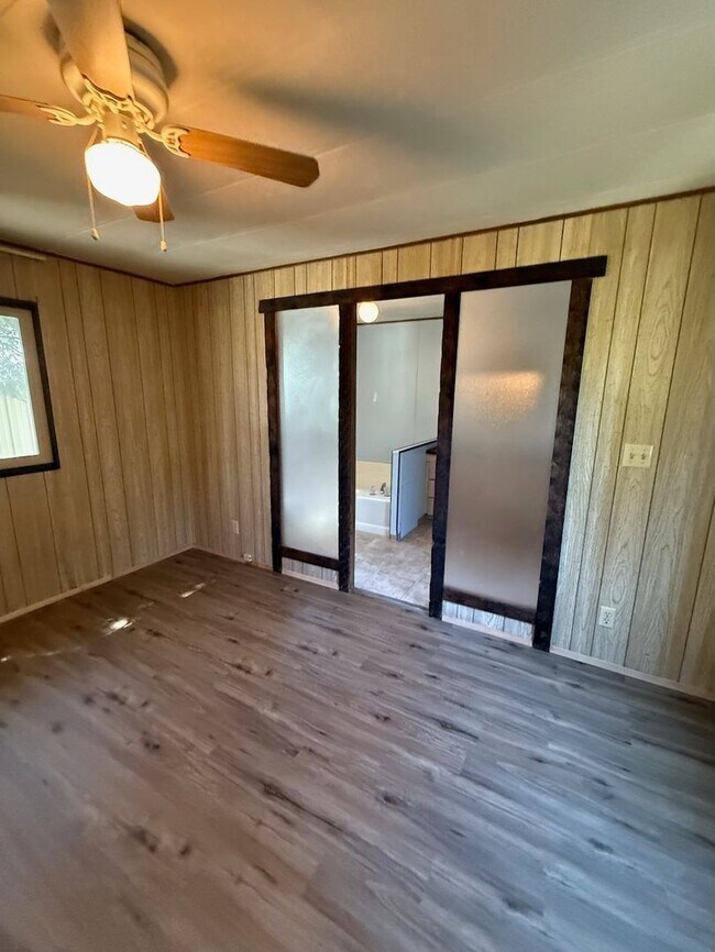 Building Photo - Affordable & Ideally Located 2 Bed 2 Bath ...