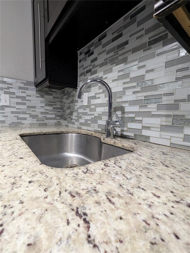 Building Photo - 7610 SW 10th St