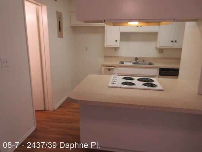 Building Photo - 2437-2439 Daphne Pl