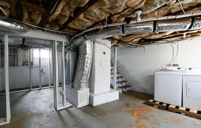 Building Photo - 1104 Tolleys Ln