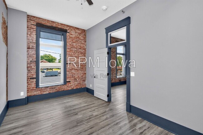 Building Photo - 1214 2nd St