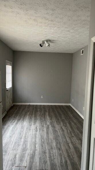 Building Photo - 326 E High St