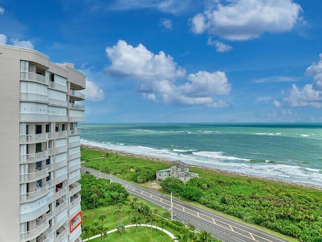 Building Photo - 5051 N Hwy A1A