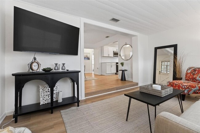 Building Photo - 5617 19th Ave S