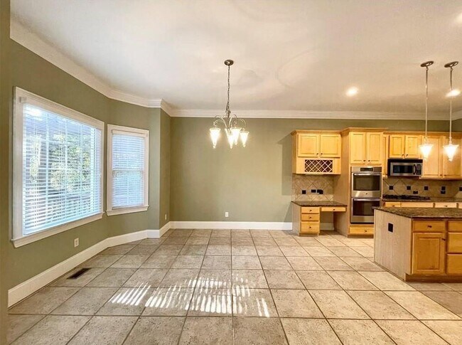 Building Photo - 455 Wembley Cir