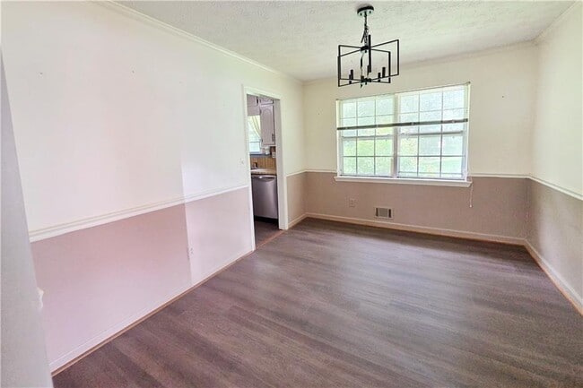 Building Photo - 3533 Charlotte Dr
