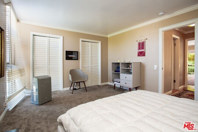 Building Photo - 2311 4th St