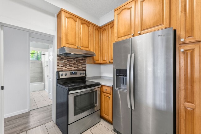 Building Photo - Kailua - End unit - amenities gallore - 3 bed, 2 bath Available NOW !