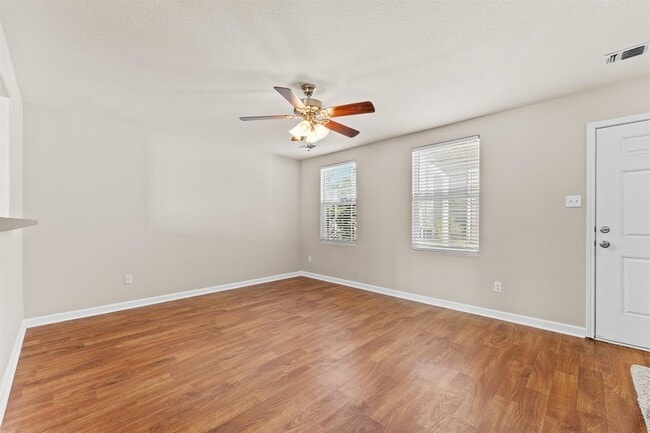 Building Photo - 220 Trestle Tree