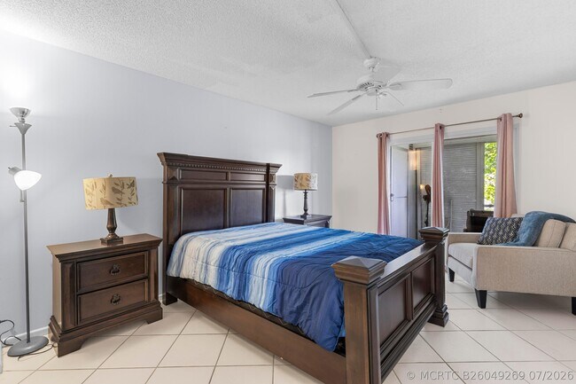 Building Photo - 3028 Harwood D