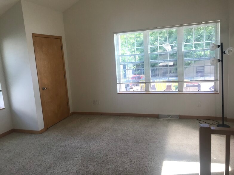 Upstairs Loft Bedroom - 18 N Baldwin St