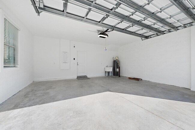 Building Photo - 16377 Biltmore Lndg