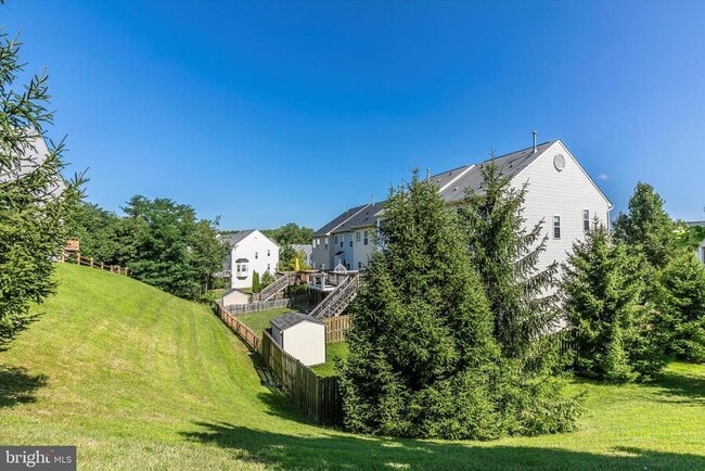 Building Photo - 1742 Trestle St