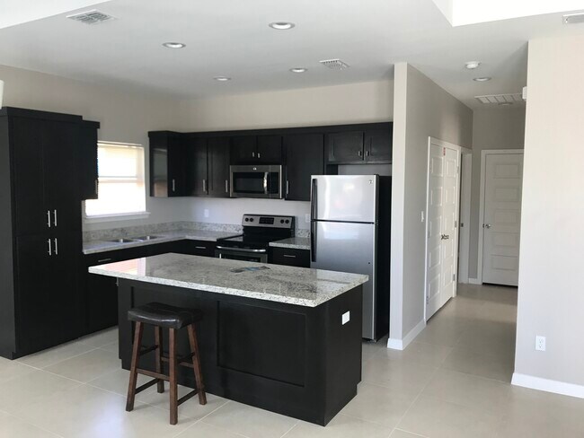 Building Photo - 1516 Coyote Hills