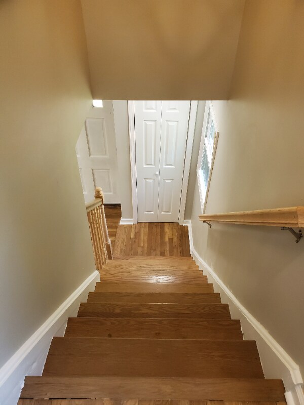 Building Photo - 952 Lilley Ave