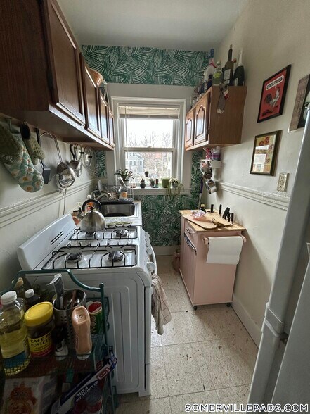 Building Photo - 163 Summer St