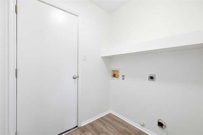 Building Photo - 209 Rinehardt St