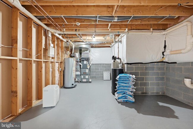 Building Photo - 102 Bramble Ct