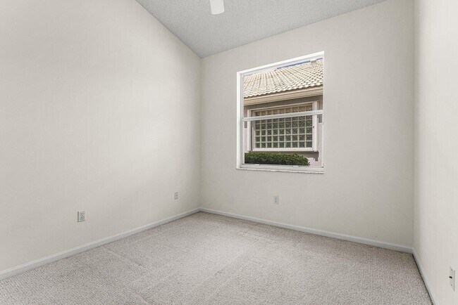 Building Photo - 7728 Edinburough Ln