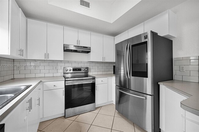 Building Photo - 8885 SW 221st Terrace