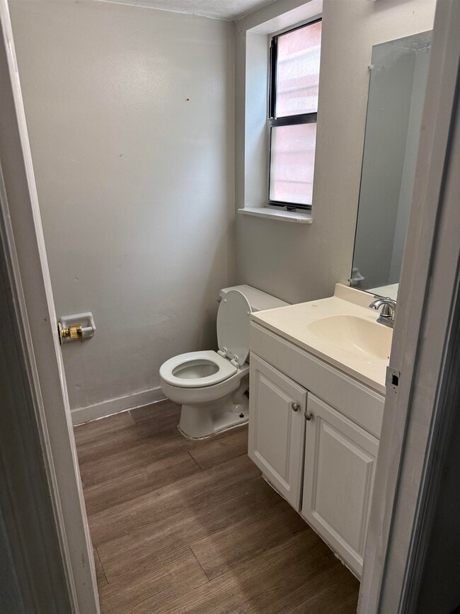 Building Photo - 1832 Nekoma Ct