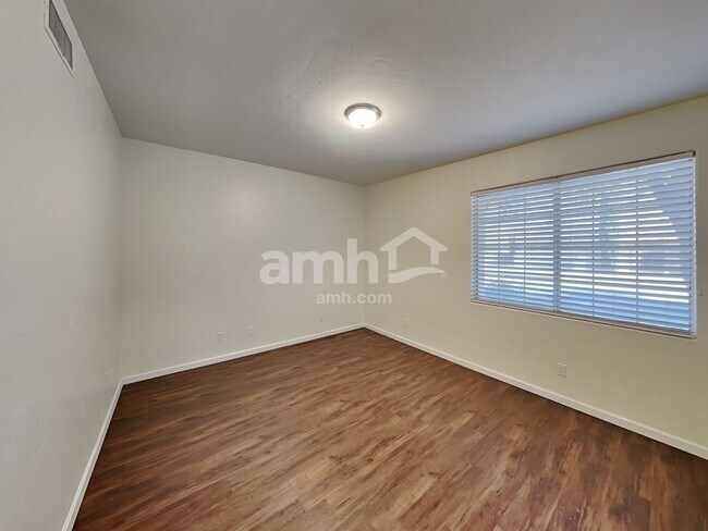 Building Photo - 10191 N Tarheel Pl