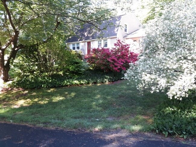 Building Photo - 2 Deborah Rd