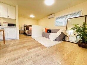 Building Photo - 3270 N Rancho La Carlota Rd