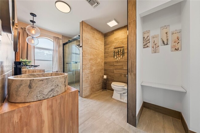 Building Photo - 547 NW 157th Ln