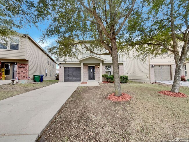Building Photo - Charming 3 Bedroom 2 Bath home in Northeast Crossing.