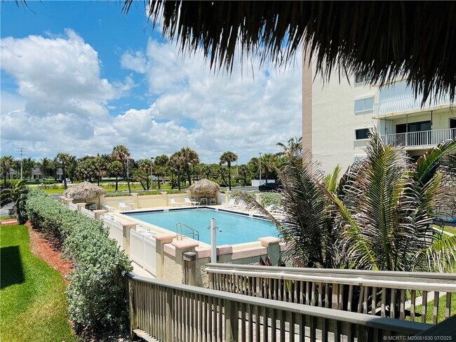 Building Photo - 10102 S Ocean Dr