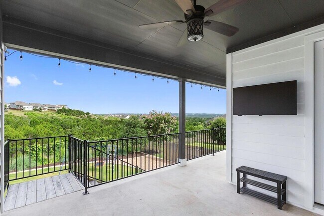 Building Photo - 829 Dayridge Dr