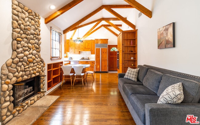 Building Photo - 2771 Club Dr