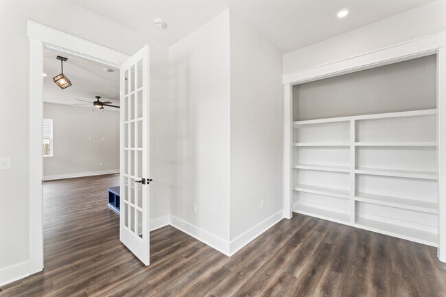 Building Photo - 1526 Jones Ave