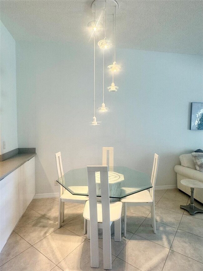 Building Photo - 6000 N Ocean Blvd