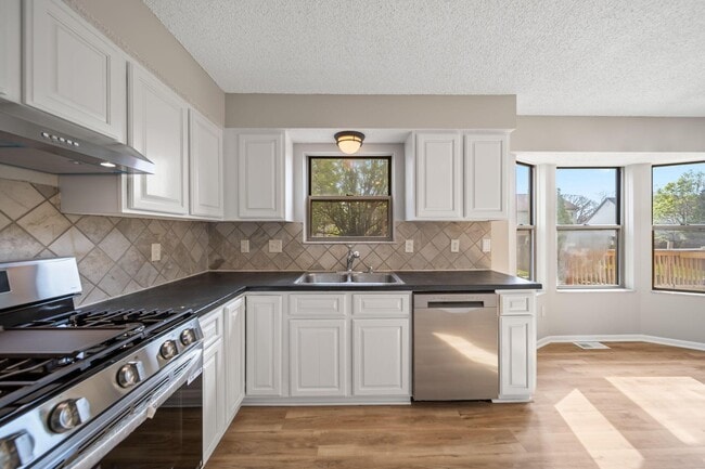 Building Photo - 3268 Stadler Dr