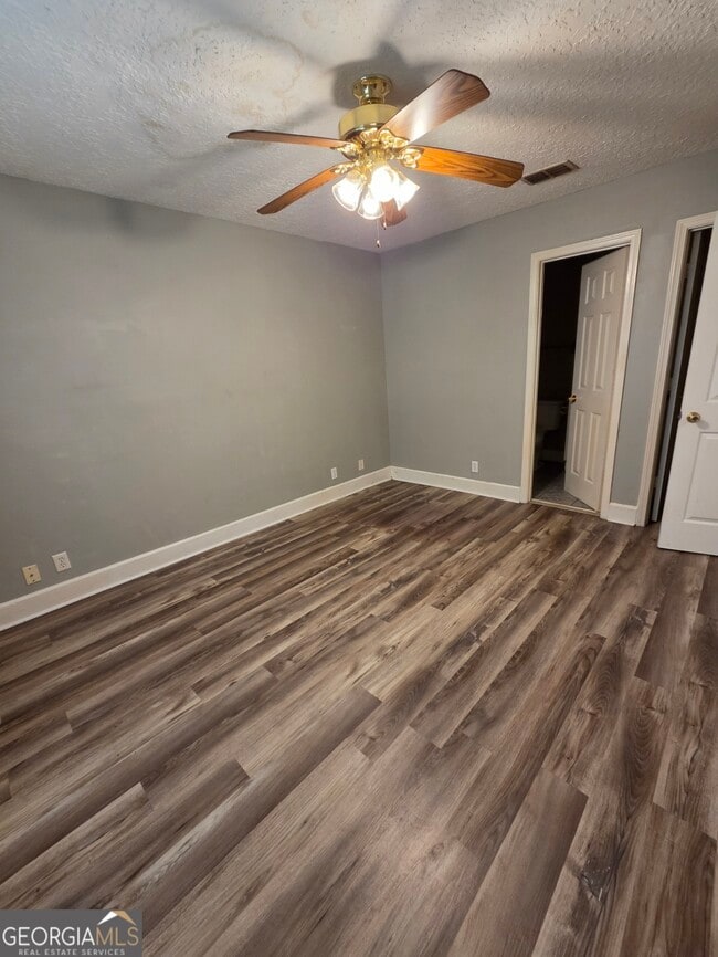 Building Photo - 516 S Arizona St