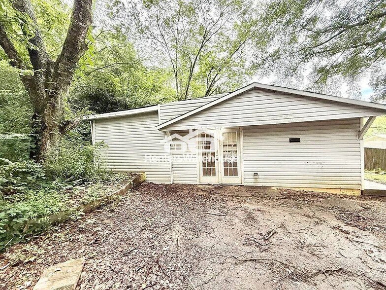 Building Photo - 1435 Cherry Ave