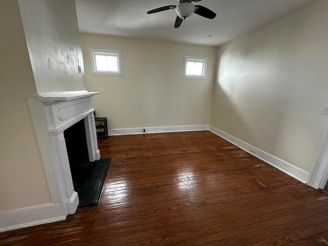 Building Photo - 259 Coming St