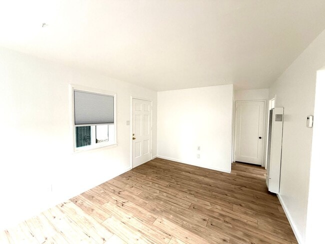 Building Photo - Private & Cozy Detached ADU in South Tahoe Park!