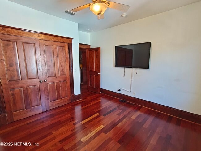 Building Photo - 1250 N Liberty St