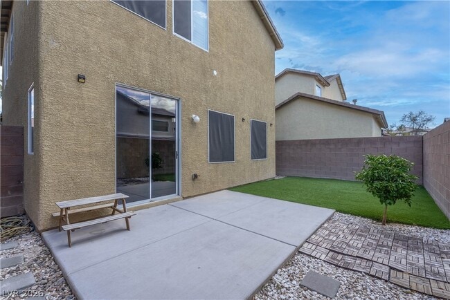 Building Photo - 985 Noah Valley St