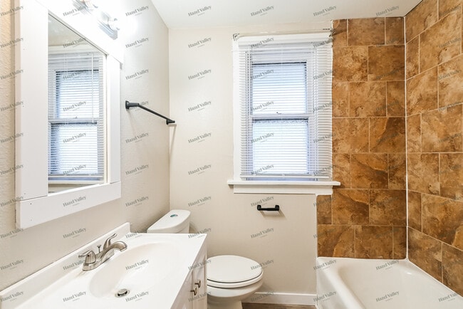 Building Photo - 6209 Radom St