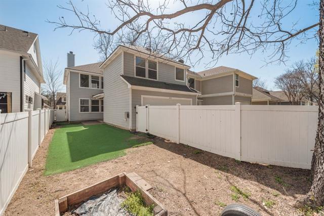 Building Photo - 9913 Lexington Dr