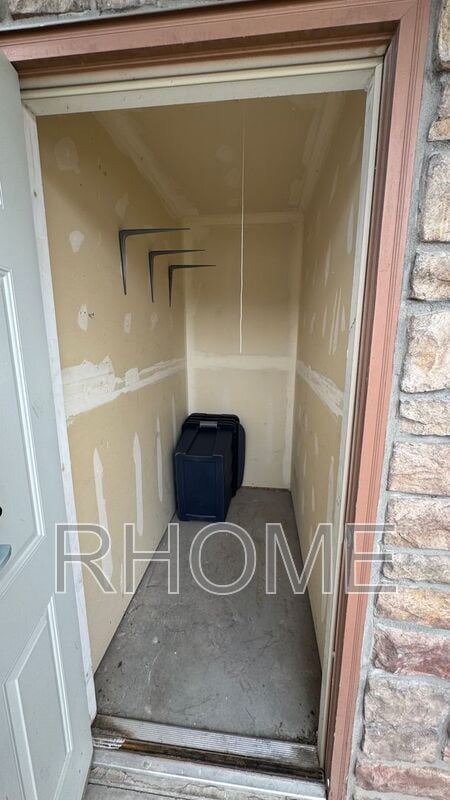 Building Photo - 1617 W Treille Ct